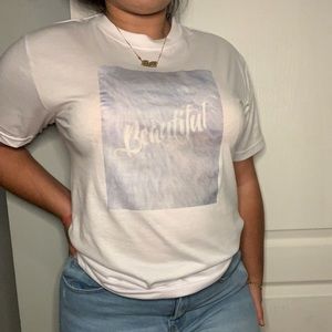 Beautiful white short sleeve tee shirt